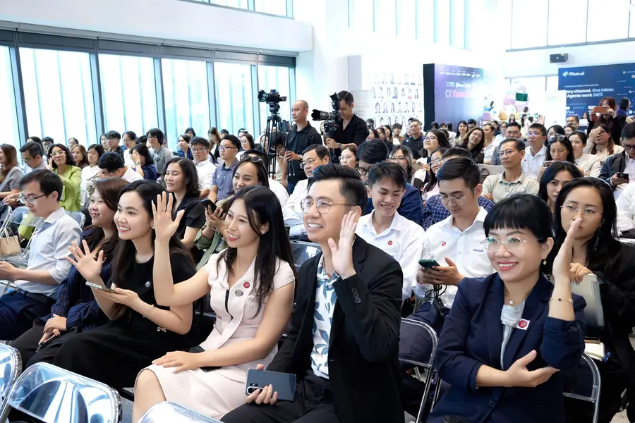 Khán giả hưởng ứng phiên toạ đàm